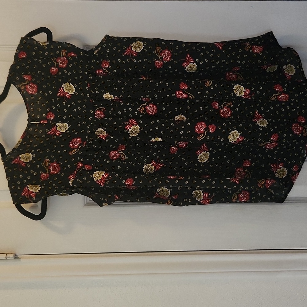 Assortment Of ANN TAYLOR AND LOFT Tunic tops - Picture 5 of 9